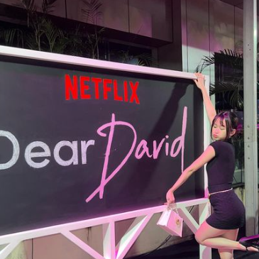 Gambar posting-an Instagram Maria Clarin ketika hadir pada kegiatan Gala Premiere Film “Dear David” (2023) (Sumber: Instagram @mariadelouvre) 