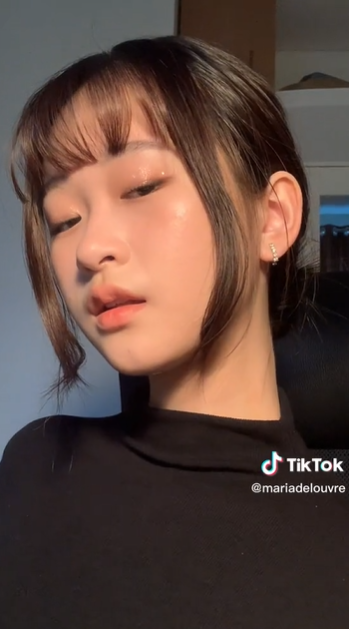 Gambar potongan video transisi make up di Tiktok Maria Clarin (Sumber: Tiktok @mariadelouvre)