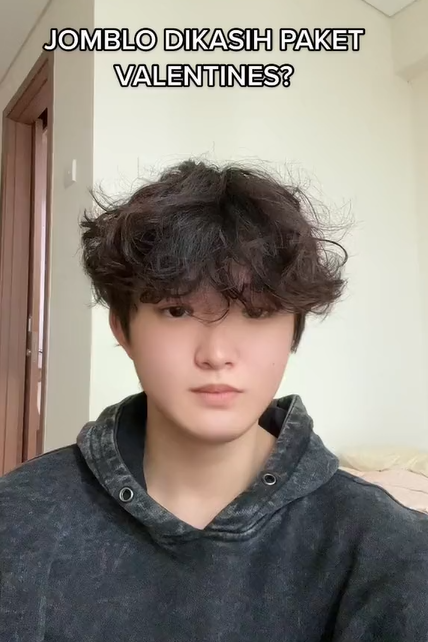 Gambar Lukas Will Membeli Kado untuk Diri Sendiri di Hari Valentine (Sumber: Tiktok @lukaswilll)