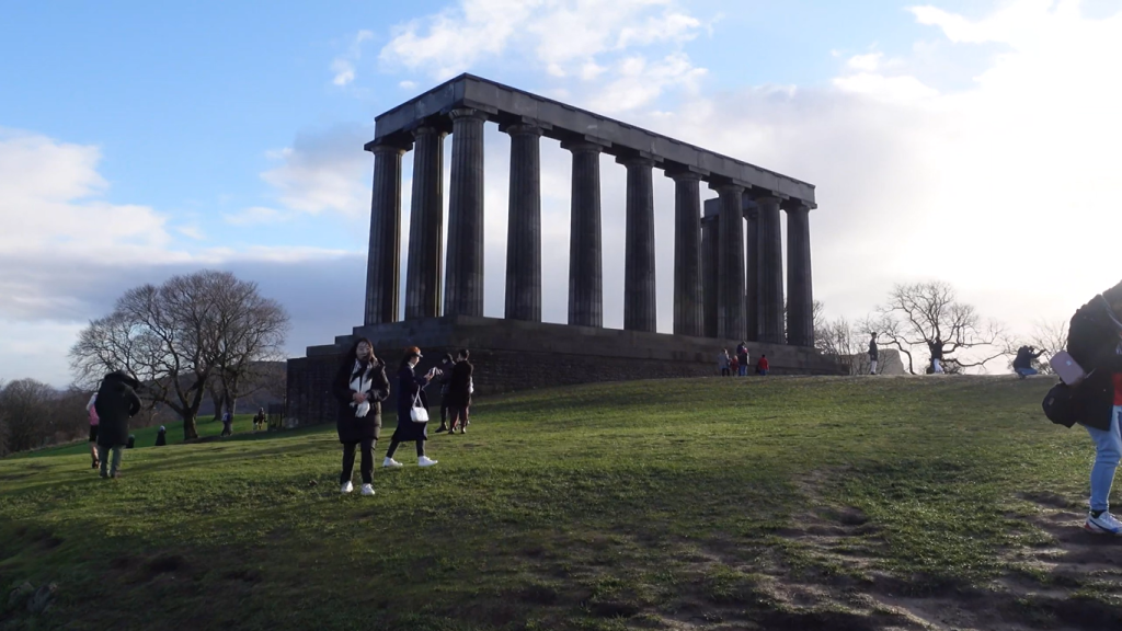 Gambar Monumen di Canton Hill yang Terinspirasi Oleh Pantheon (Sumber: Youtube Talent)