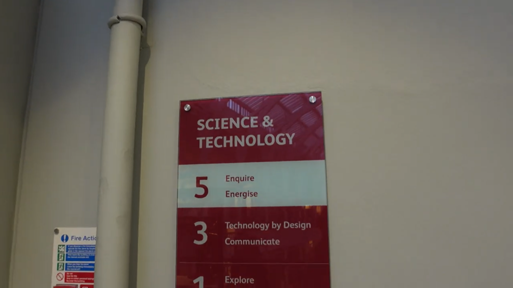 Gambar Area Science and Technology di National Museum of Scotland, Skotlandia, UK (Sumber: Youtube Talent)