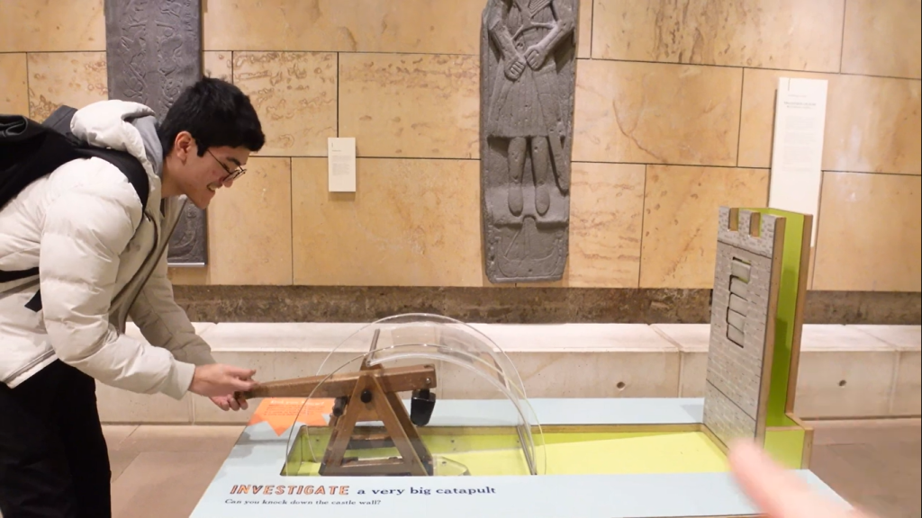 Gambar Salah Satu Permainan pada Area Science and Technology di National Museum of Scotland, Skotlandia, UK (Sumber: Youtube Talent)