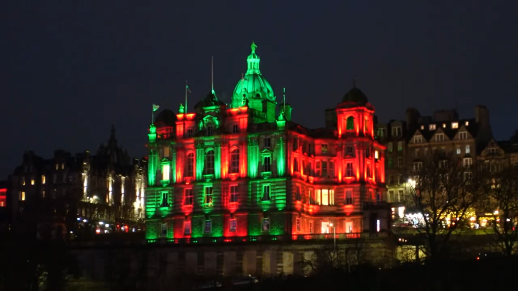 Gambar Christmas Market yang Dikunjungi Matthew di Edinburgh, Skotlandia, UK (Sumber: Youtube Talent)