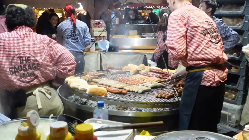 Gambar Christmas Market yang Dikunjungi Matthew di Edinburgh, Skotlandia, UK (Sumber: Youtube Talent)