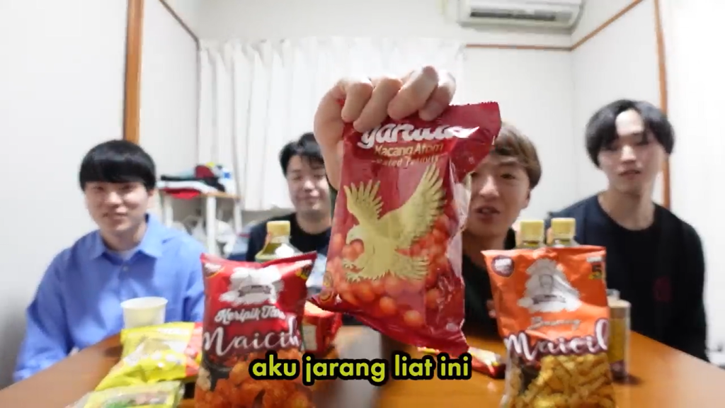 Gambar Snack Pedas yang Dicicipi oleh Yusuke dan Kawan-Kawan (Sumber: Youtube Talent)