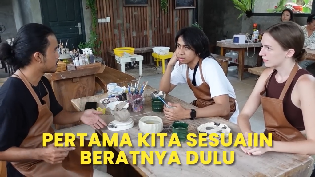 Gambar Tahap Hand-Building yang Dilakukan Turah dan Oksana (Sumber: Youtube Talent)