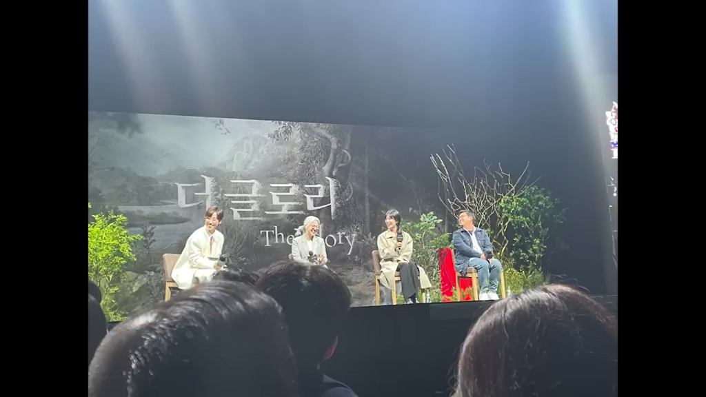 Gambar Pertemuan Jang Hansol dengan Song Hye Kyo dan Para Pemain "The Glory 2" lainnya (Sumber: Youtube Talent)