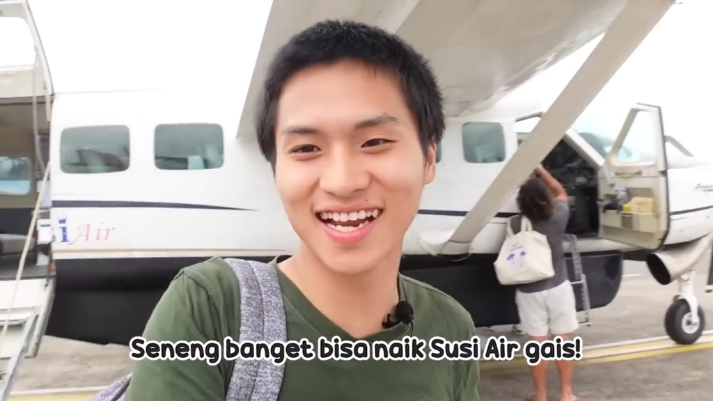 Gambar Pengalaman Leo Naik Pesawat Susi Air (Sumber: Youtube Leonardo Edwin)