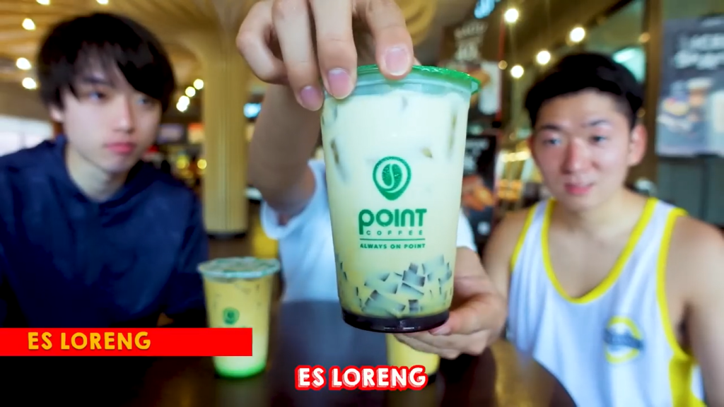 Gambar Menu Es Loreng yang Dipesan oleh Tomo, Reiwa, dan Kashiwa (Sumber: Youtube Talent)