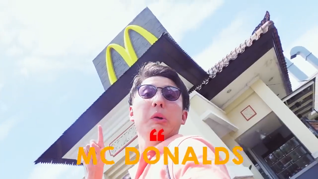 Gambar Gerai McDonalds yang Dikunjungi oleh Tomo, Reiwa, dan Kashiwa di Bali (Sumber: Youtube Talent)