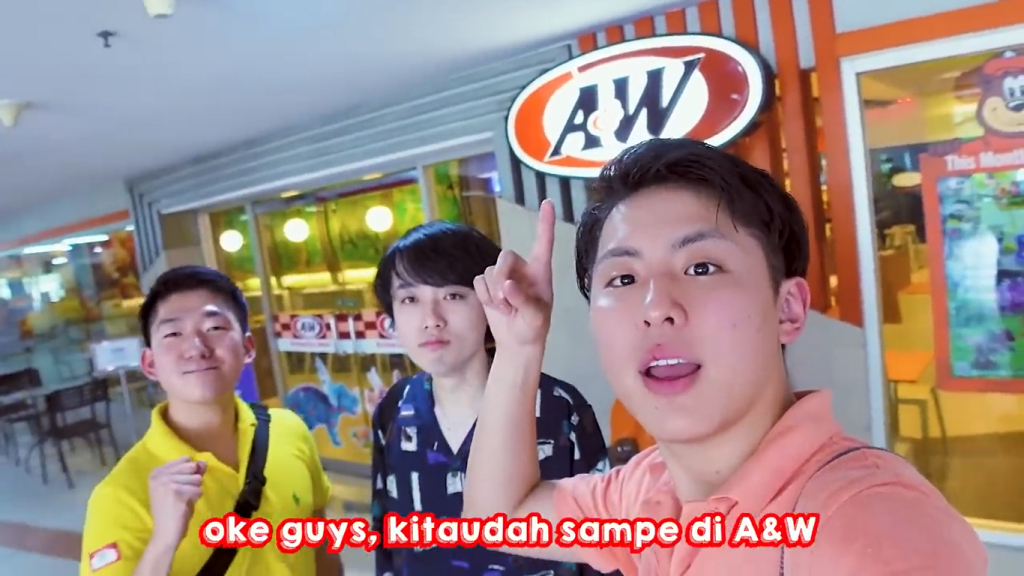 Gambar Gerai A&W yang Dikunjungi oleh Tomo, Reiwa, dan Kashiwa di Bali (Sumber: Youtube Talent)