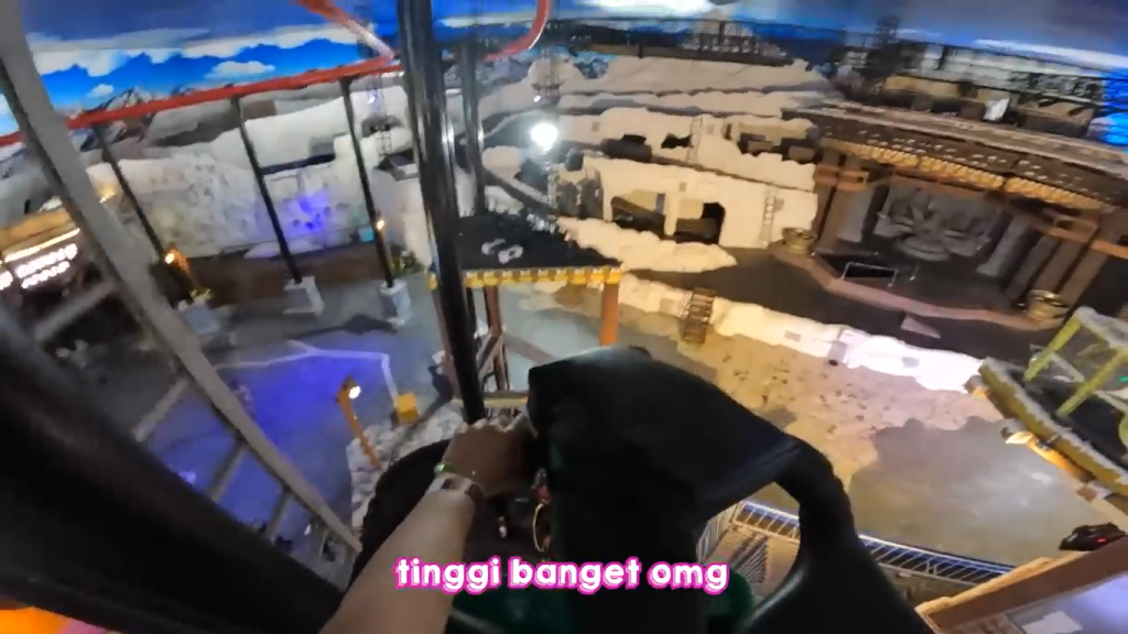 Gambar Tomo saat Naik Wahana Max Madness Road Rage Wasteland Escape di Trans Studio Bali (Sumber: Youtube Talent)