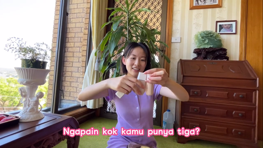 Gambar 3 Macam Foundation yang Dibawa Patty ke Bali (Sumber: Youtube Erikacang)