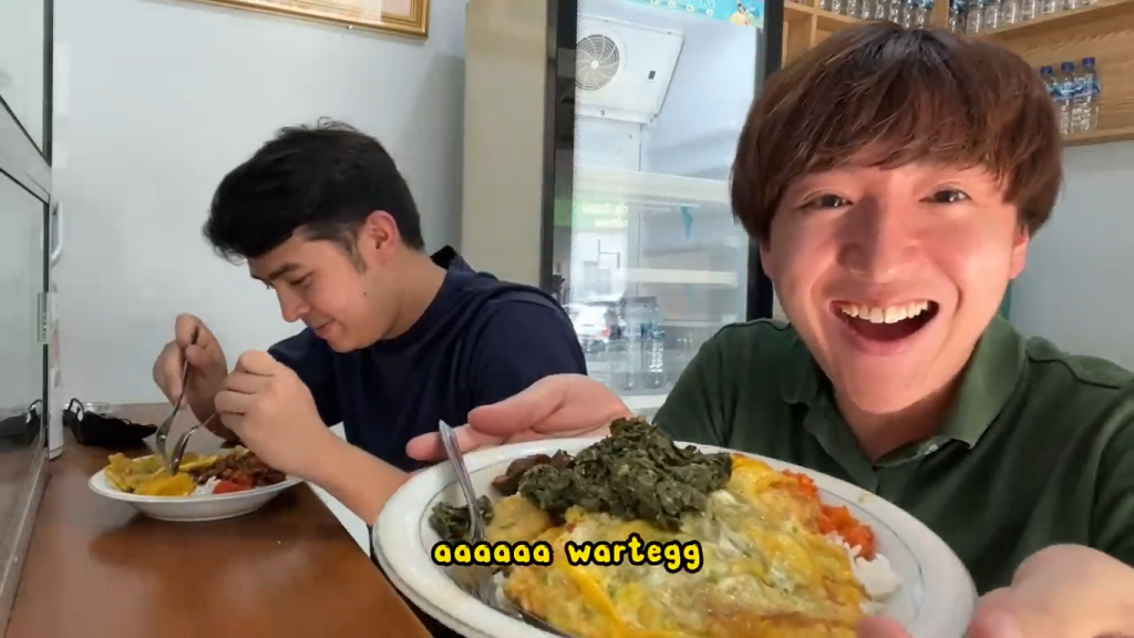 Gambar Warteg sebagai Salah Satu Hidangan Indonesia Favorit Yusuke Sakazaki (Sumber: Youtube YUSUKE【wasedaboys】)