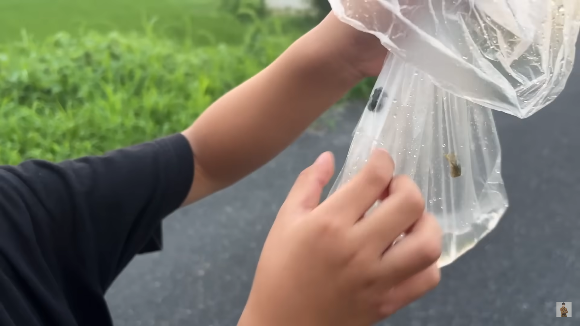 Yusuke di Rumah Ueno Family: Main Bareng Natsuki dan Ritsuki